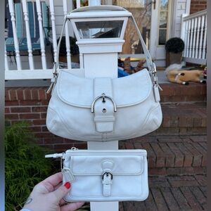 Vintage Y2K Coach Soho White Leather Shoulder Handbag 9248 With Wristlet